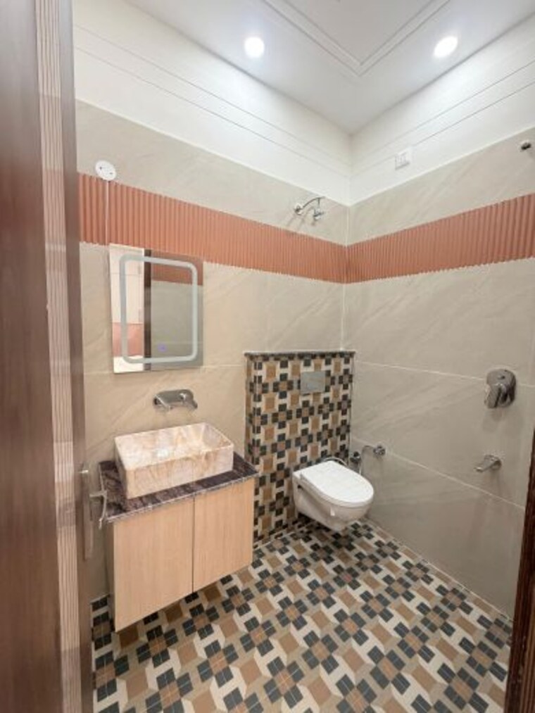 Bathroom, sector 124 3 Bedroom 140 Sq.Yd. Builder Floor In Sector 124 Mohali 10057876