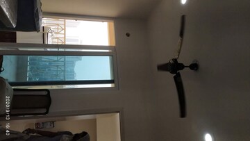 Room in 2 BHK Apartment at Gaur City 7th Avenue, Sector 4 Greater Noida – for Rent