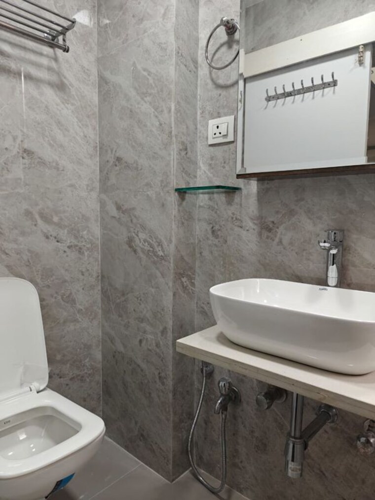 Bathroom, skyline-villa 2 Bedroom 1076 Sq.Ft. Apartment In Powai Mumbai 10057900