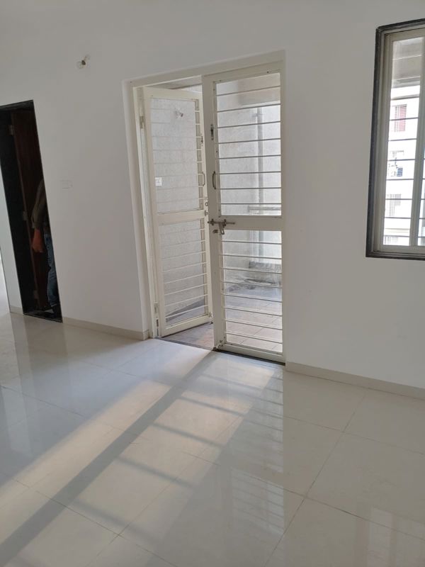 2 BHK + Servant Room 1000 Sq.Ft. Apartment in Aryavart Star Altair