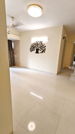 2.5 BHK + Store Room Apartment For Rent in Oberoi Realty Woods
