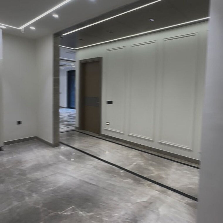 Room, new rajinder nagar 4 Bedroom 500 Sq.Yd. Builder Floor In New Rajinder Nagar Delhi 10058007