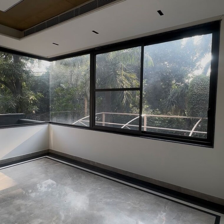 Balcony, new rajinder nagar 4 Bedroom 500 Sq.Yd. Builder Floor In New Rajinder Nagar Delhi 10058007