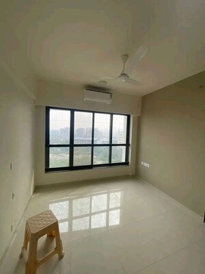 Room in 5 BHK Apartment at Kalpataru Magnus, Bandra East – for Sale