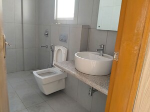 Bathroom in 5 BHK Apartment at SS Linden, Sector 84 – for Rent