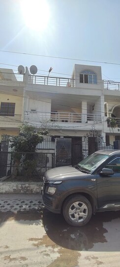 2.5 BHK + Pooja Room Independent House For Sale in Sector 4