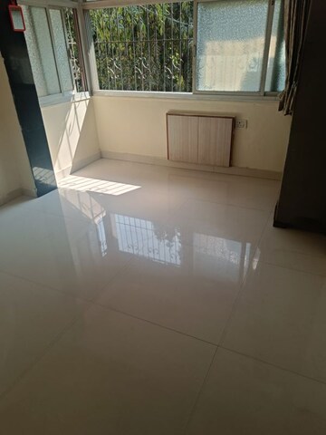 Room in 2 BHK Apartment at Giriraj Apartment, Kandivali West – for Rent