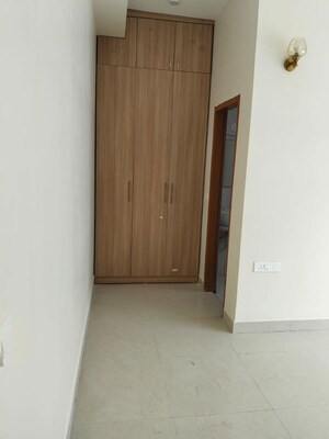 Room in 5 BHK Apartment at SS Linden, Sector 84 – for Rent