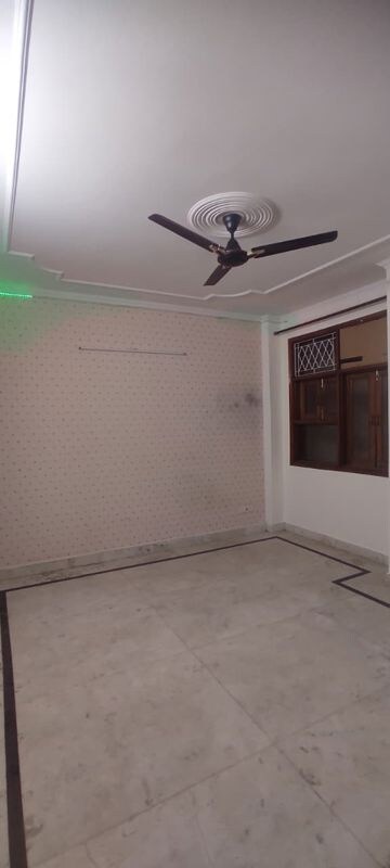 Room in 1 BHK Builder Floor at Jeewan Nagar – for Rent