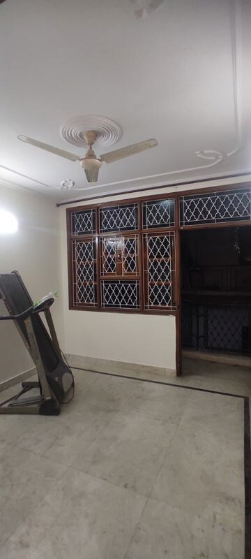 Living Room in 1 BHK Builder Floor at Jeewan Nagar – for Rent