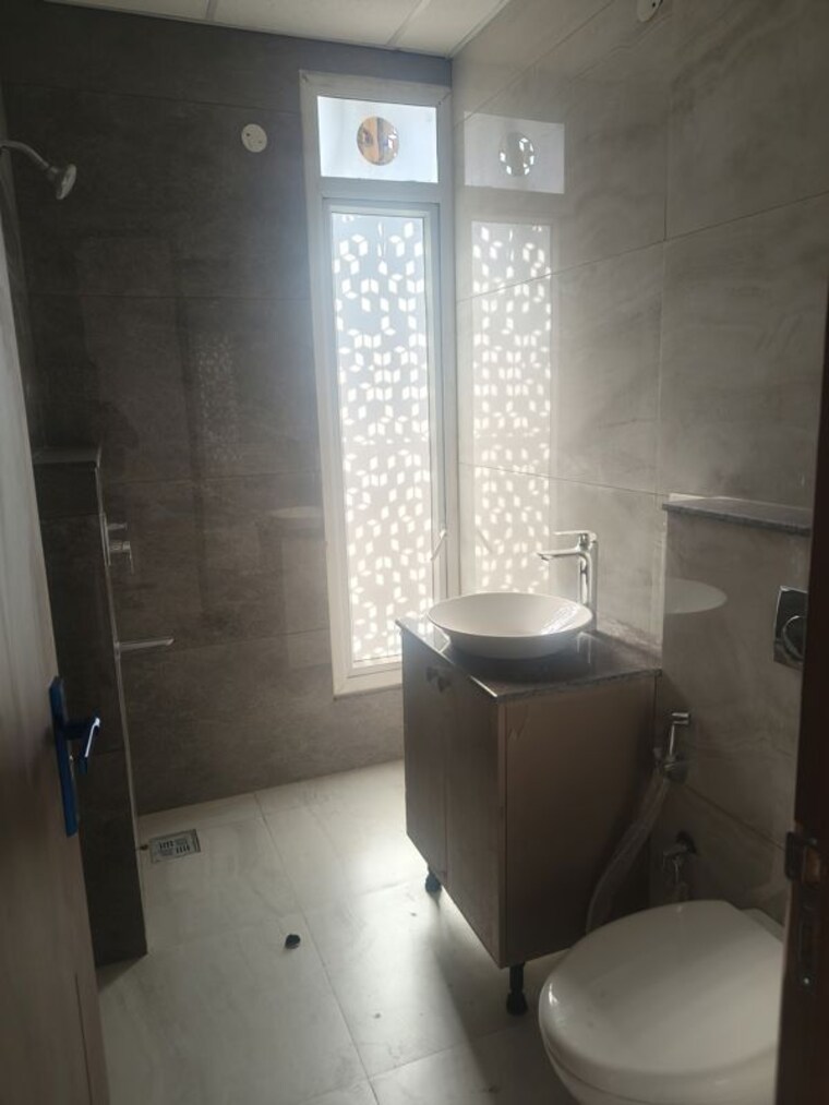 Bathroom, sector 82 3 Bedroom 1995 Sq.Ft. Apartment In Sector 82 Mohali 10058120