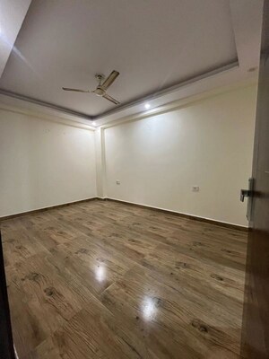 Room in 3 BHK Builder Floor at Chattarpur – for Rent