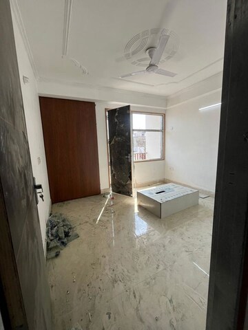 Room in 3 BHK Builder Floor at Chattarpur – for Rent