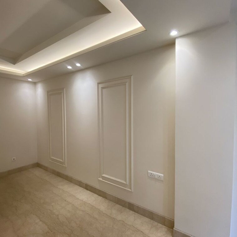 Room, new rajinder nagar 4 Bedroom 375 Sq.Yd. Builder Floor In New Rajinder Nagar Delhi 10058142