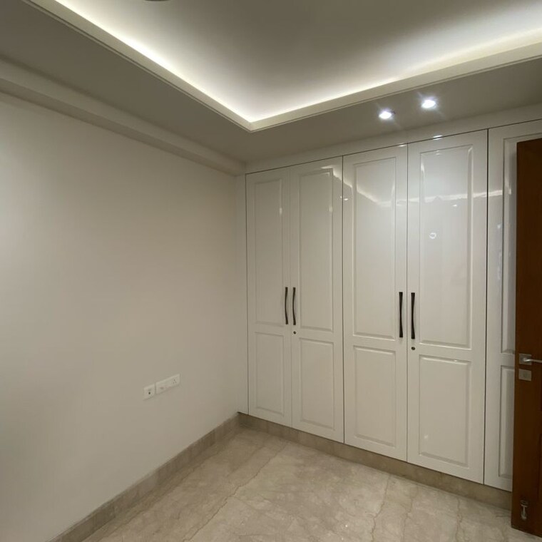 Room, new rajinder nagar 4 Bedroom 375 Sq.Yd. Builder Floor In New Rajinder Nagar Delhi 10058142