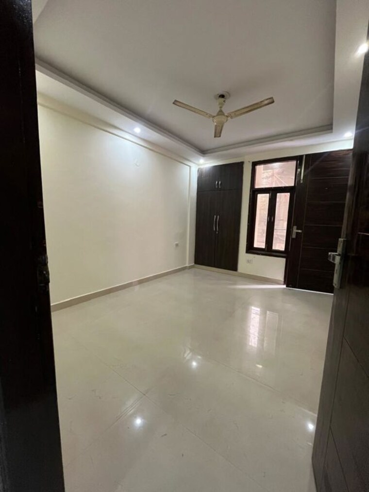 Room, chattarpur 3 Bedroom 140 Sq.Yd. Builder Floor In Chattarpur Delhi 10058147