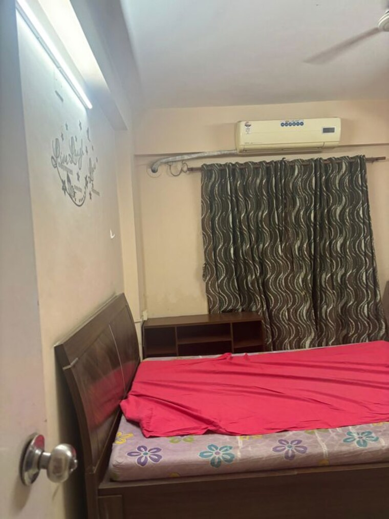 Master Bedroom, prahlad nagar 3 Bedroom 1700 Sq.Ft. Apartment In Prahlad Nagar Ahmedabad 10058169