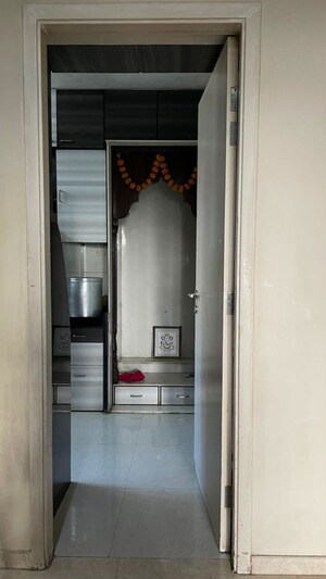 Building Lobby in 3 BHK Apartment at Hiranandani Meadows, Manpada – for Rent