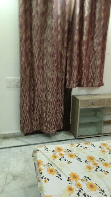 Bedroom in 2 BHK Apartment at Senior Mall, Sector 18 – for Rent