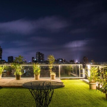  6+ BHK Apartment at Bandra West – for Sale