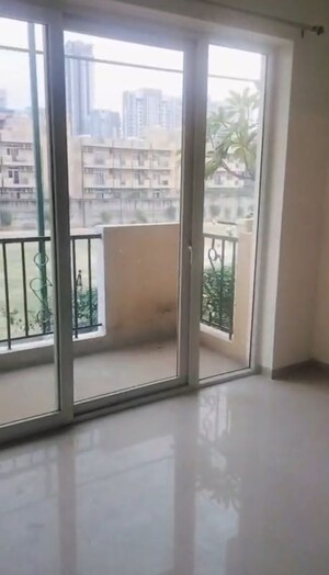 Room in 4 BHK Apartment at Emaar MGF Emerald Hills, Sector 65 – for Rent