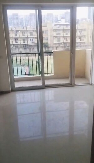 Room in 4 BHK Apartment at Emaar MGF Emerald Hills, Sector 65 – for Rent