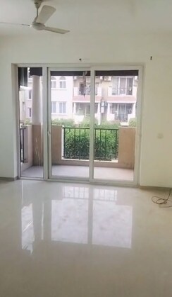4 BHK + Servant Room Apartment For Rent in Emaar MGF Emerald Hills