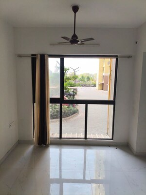 Room in 1 BHK Apartment at Runwal Gardens Phase I, Dombivli East – for Rent