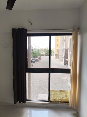 Room in 1 BHK Apartment at Runwal Gardens Phase I, Dombivli East – for Rent