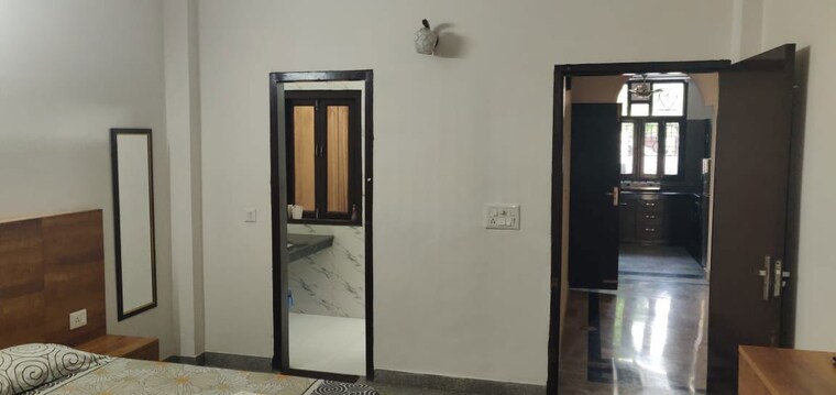 Room, spectrum-metro 3 Bedroom 200 Sq.Yd. Apartment In Sector 75 Noida 10058446