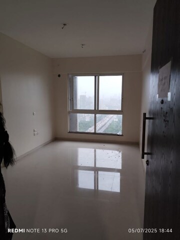 Room in 2 BHK Apartment at Sheth Zuri, Laxmi Nagar – for Sale