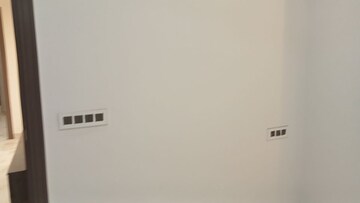 Furnished Amenities in 3 BHK Builder Floor at Mahavir Enclave 1 – for Sale