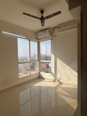 Kitchen in 2.5 BHK Apartment at Signature Global Prime, Sector 63a – for Rent