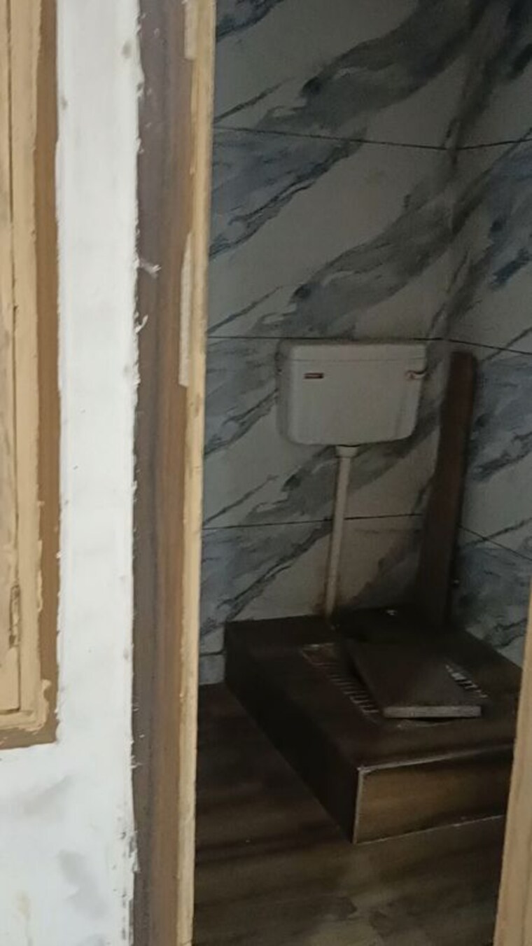 Bathroom, shalimar garden extension i 2 Bedroom 800 Sq.Ft. Builder Floor In Shalimar Garden Extension I Ghaziabad 10058844