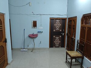 Living Room in 2 BHK Independent House at Alambagh – for Rent