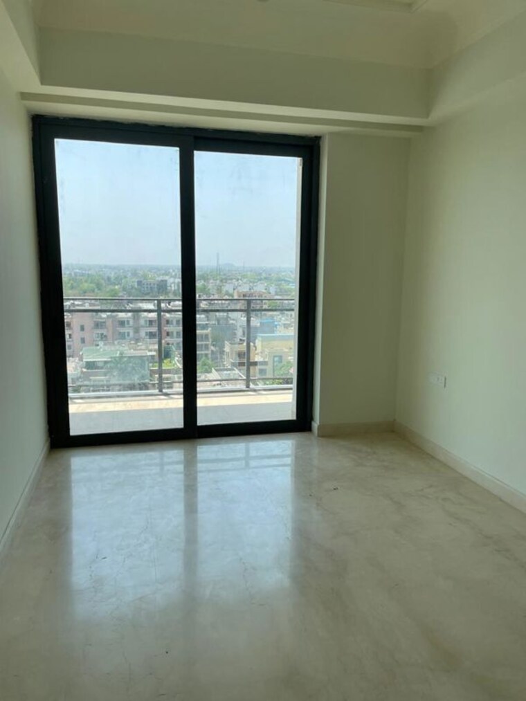Room, risland-sky-mansion 3 Bedroom 3300 Sq.Ft. Apartment In Chattarpur Delhi 10059065