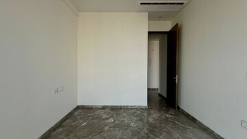 Room in 3 BHK Apartment at Prestige Jasdan Classic, Mahalaxmi – for Rent