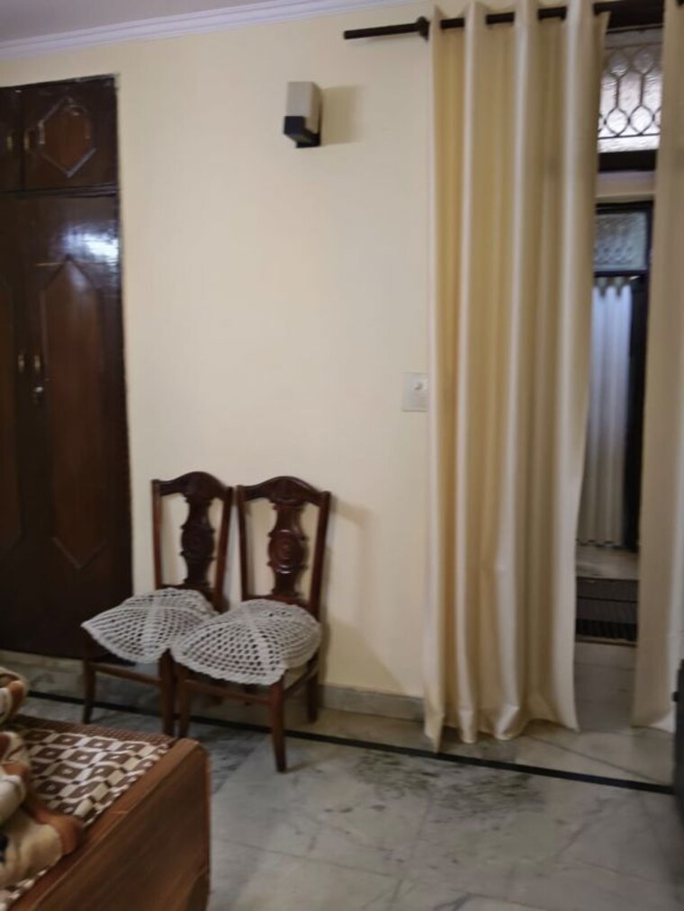 Living Room, mehrauli 5 Bedroom 110 Sq.Yd. Independent House In Mehrauli Delhi 10053571