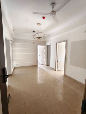 Room in 3 BHK Apartment at Amrapali Golf Homes, Sector 4 Greater Noida – for Rent