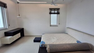 Room in 3 BHK Apartment at Jayabheri The Nirvana, Gopanpally – for Rent