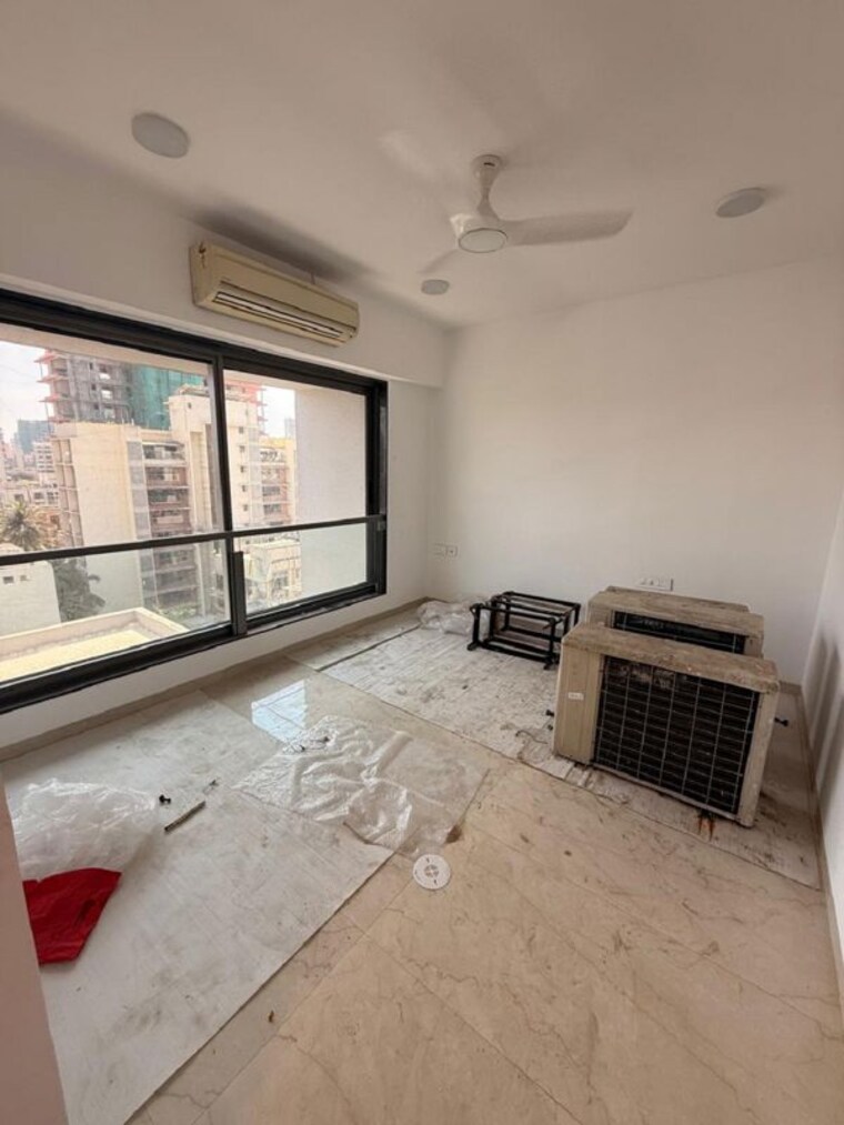 Room, khar west 2 Bedroom 700 Sq.Ft. Apartment In Khar West Mumbai 10059245