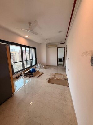 Room in 2 BHK Apartment at Khar West – for Rent