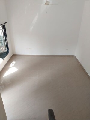 Room in 3 BHK Apartment at Dreams Rhythm, Bavdhan – for Rent