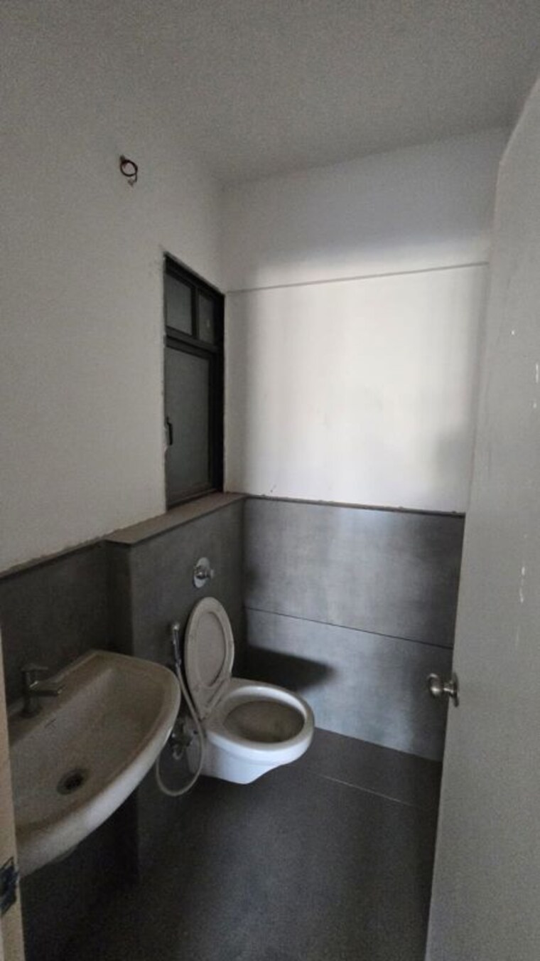 Bathroom, gota Commercial Office Space 600 Sq.Ft. In Gota Ahmedabad 10059392