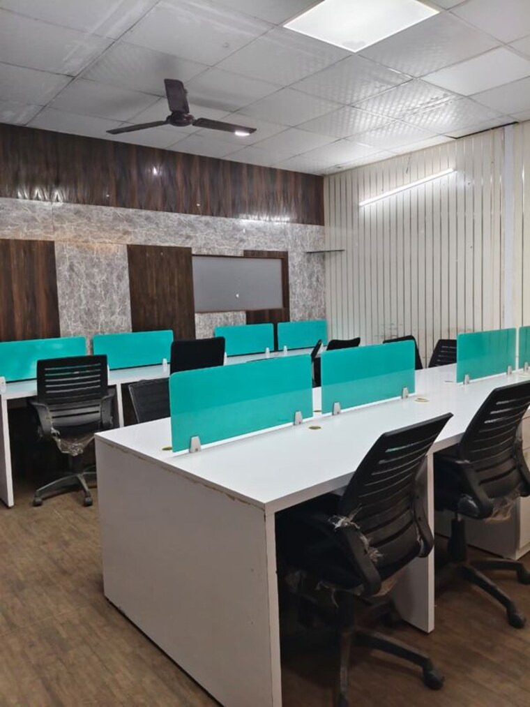 Team Area, sector 63 Commercial Office Space 1000 Sq.Ft. In Sector 63 Noida 10059354