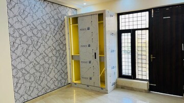 Room in 4 BHK Apartment at BPTP Parkland, Sector 75 – for Rent