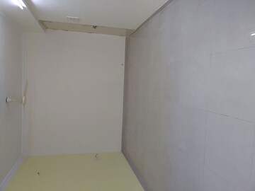 Room in 3 BHK Apartment at Ambiience Antilia, Bavdhan – for Rent