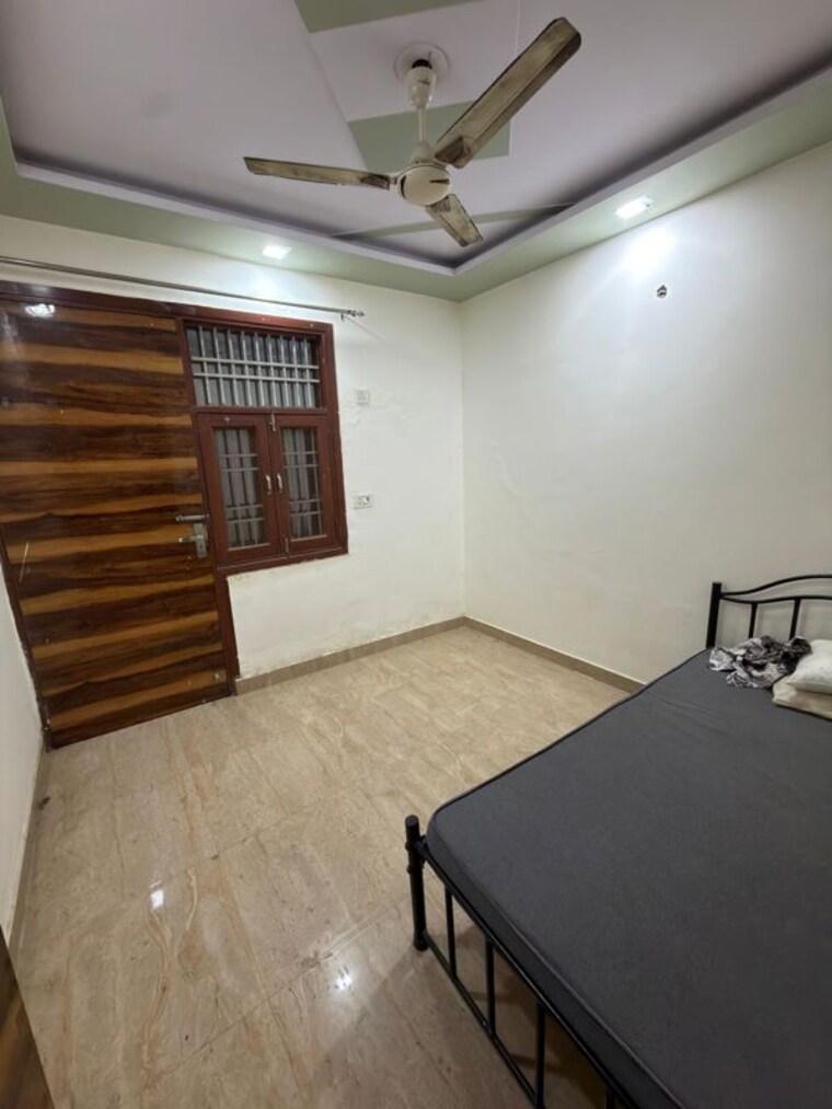 Room, dwarka mor 2 Bedroom 55 Sq.Yd. Builder Floor In Dwarka Mor Delhi 10059554