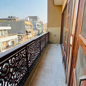 Balcony in 3 BHK Builder Floor at South Extension I – for Rent
