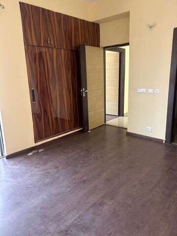 Room in 2 BHK Apartment at Paras Dews, Panwala Khusropur – for Rent